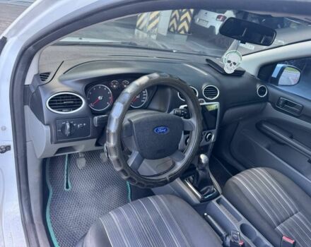 Белый Форд Фокус, объемом двигателя 1.4 л и пробегом 200 тыс. км за 4600 $, фото 6 на Automoto.ua