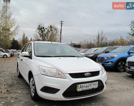 Белый Форд Фокус, объемом двигателя 1.39 л и пробегом 215 тыс. км за 5000 $, фото 1 на Automoto.ua