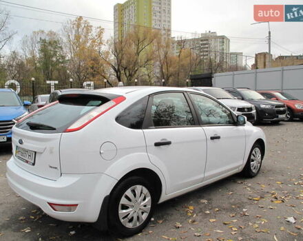 Белый Форд Фокус, объемом двигателя 1.39 л и пробегом 215 тыс. км за 5000 $, фото 8 на Automoto.ua