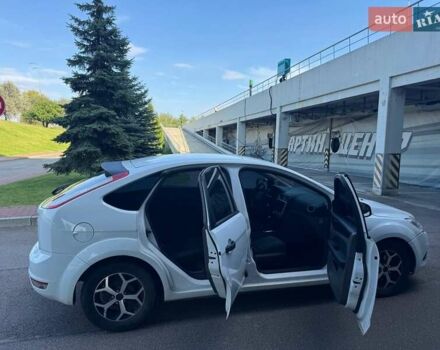 Белый Форд Фокус, объемом двигателя 1.4 л и пробегом 200 тыс. км за 4600 $, фото 7 на Automoto.ua