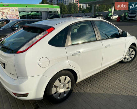 Белый Форд Фокус, объемом двигателя 1.4 л и пробегом 234 тыс. км за 6300 $, фото 1 на Automoto.ua