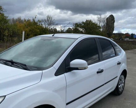 Белый Форд Фокус, объемом двигателя 1.4 л и пробегом 247 тыс. км за 6500 $, фото 3 на Automoto.ua