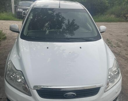 Белый Форд Фокус, объемом двигателя 1.6 л и пробегом 220 тыс. км за 5500 $, фото 6 на Automoto.ua