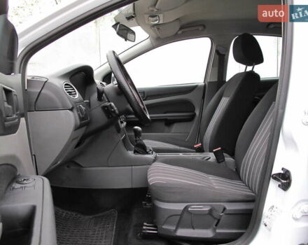 Белый Форд Фокус, объемом двигателя 1.39 л и пробегом 215 тыс. км за 5000 $, фото 14 на Automoto.ua