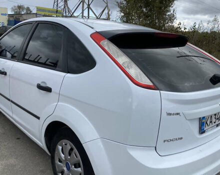 Белый Форд Фокус, объемом двигателя 1.4 л и пробегом 247 тыс. км за 6500 $, фото 4 на Automoto.ua