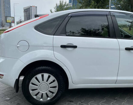 Білий Форд Фокус, об'ємом двигуна 1.4 л та пробігом 325 тис. км за 5000 $, фото 26 на Automoto.ua