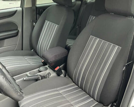 Білий Форд Фокус, об'ємом двигуна 1.4 л та пробігом 325 тис. км за 5000 $, фото 66 на Automoto.ua