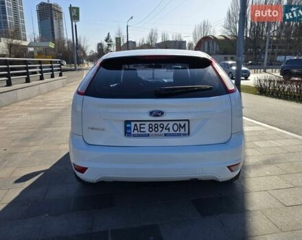 Білий Форд Фокус, об'ємом двигуна 1.6 л та пробігом 105 тис. км за 6999 $, фото 5 на Automoto.ua