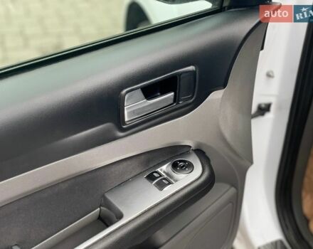 Белый Форд Фокус, объемом двигателя 1.6 л и пробегом 198 тыс. км за 5900 $, фото 13 на Automoto.ua