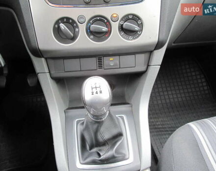 Белый Форд Фокус, объемом двигателя 1.39 л и пробегом 215 тыс. км за 5000 $, фото 66 на Automoto.ua