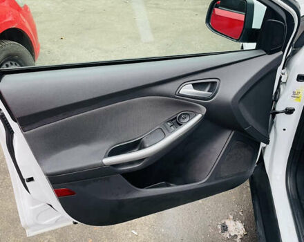 Белый Форд Фокус, объемом двигателя 1.6 л и пробегом 288 тыс. км за 5200 $, фото 13 на Automoto.ua