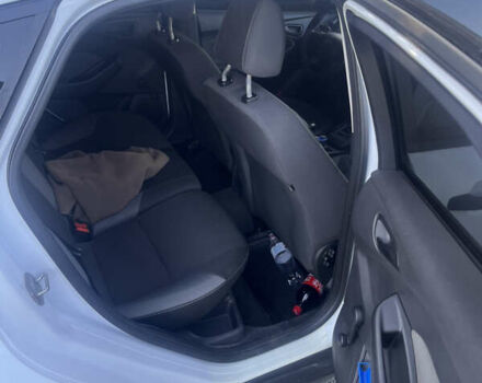 Белый Форд Фокус, объемом двигателя 1.6 л и пробегом 198 тыс. км за 7950 $, фото 3 на Automoto.ua