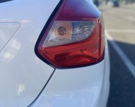 Белый Форд Фокус, объемом двигателя 1.6 л и пробегом 274 тыс. км за 7100 $, фото 5 на Automoto.ua