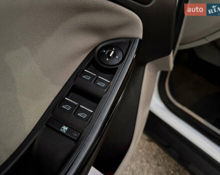 Белый Форд Фокус, объемом двигателя 0 л и пробегом 138 тыс. км за 7999 $, фото 13 на Automoto.ua