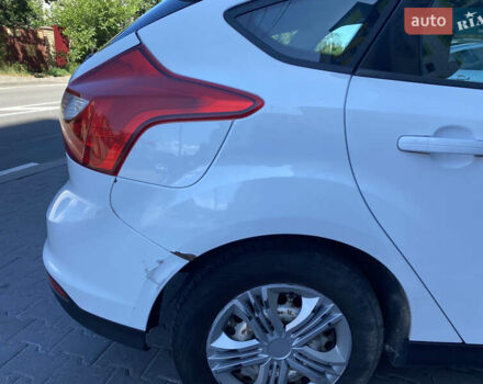 Білий Форд Фокус, об'ємом двигуна 1.6 л та пробігом 288 тис. км за 4800 $, фото 5 на Automoto.ua