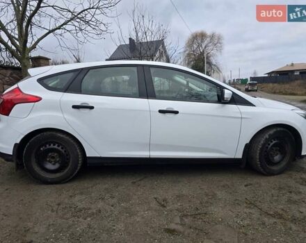 Белый Форд Фокус, объемом двигателя 1.6 л и пробегом 160 тыс. км за 6500 $, фото 2 на Automoto.ua