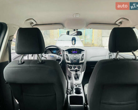 Белый Форд Фокус, объемом двигателя 1.6 л и пробегом 288 тыс. км за 5200 $, фото 19 на Automoto.ua