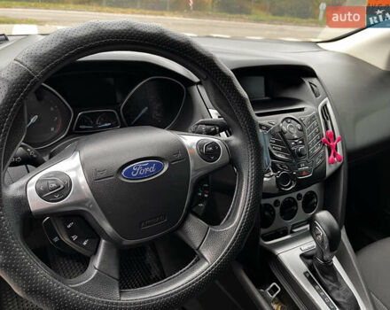 Белый Форд Фокус, объемом двигателя 2 л и пробегом 205 тыс. км за 7400 $, фото 5 на Automoto.ua