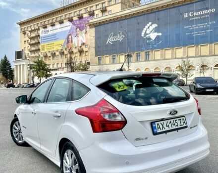 Белый Форд Фокус, объемом двигателя 0 л и пробегом 135 тыс. км за 7600 $, фото 1 на Automoto.ua