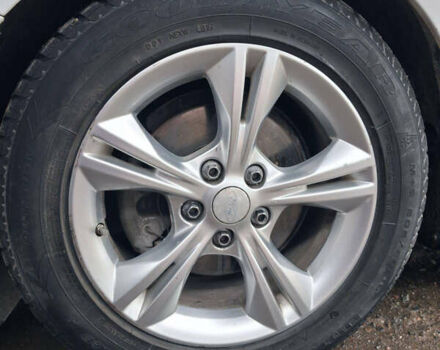 Белый Форд Фокус, объемом двигателя 2 л и пробегом 205 тыс. км за 7400 $, фото 2 на Automoto.ua