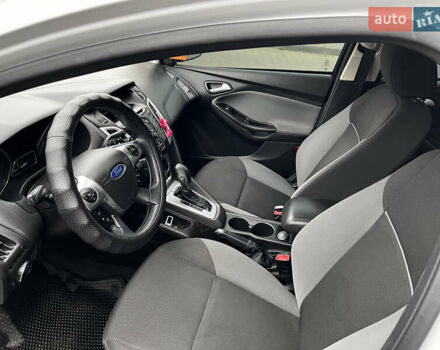 Белый Форд Фокус, объемом двигателя 2 л и пробегом 205 тыс. км за 7400 $, фото 7 на Automoto.ua