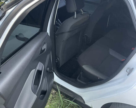 Білий Форд Фокус, об'ємом двигуна 1.6 л та пробігом 192 тис. км за 6850 $, фото 12 на Automoto.ua