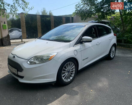 Белый Форд Фокус, объемом двигателя 0 л и пробегом 136 тыс. км за 5200 $, фото 3 на Automoto.ua