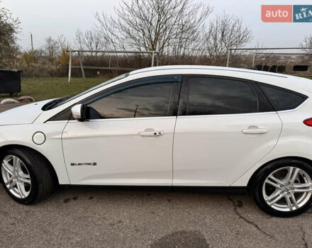 Белый Форд Фокус, объемом двигателя 0 л и пробегом 138 тыс. км за 7999 $, фото 29 на Automoto.ua