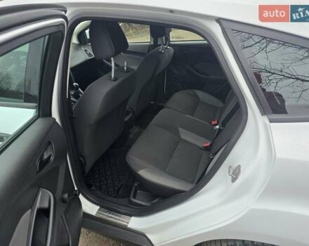 Белый Форд Фокус, объемом двигателя 1.6 л и пробегом 160 тыс. км за 6500 $, фото 9 на Automoto.ua