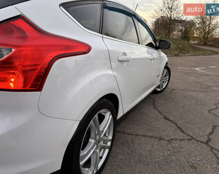 Белый Форд Фокус, объемом двигателя 0 л и пробегом 138 тыс. км за 7999 $, фото 6 на Automoto.ua