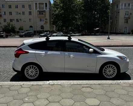 Білий Форд Фокус, об'ємом двигуна 0 л та пробігом 130 тис. км за 9000 $, фото 5 на Automoto.ua