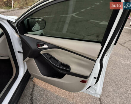 Белый Форд Фокус, объемом двигателя 0 л и пробегом 138 тыс. км за 7999 $, фото 24 на Automoto.ua