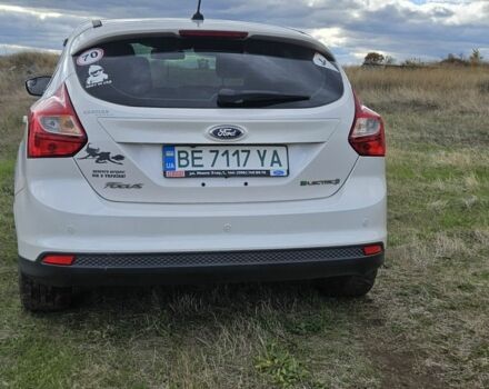 Белый Форд Фокус, объемом двигателя 0 л и пробегом 88 тыс. км за 6500 $, фото 6 на Automoto.ua