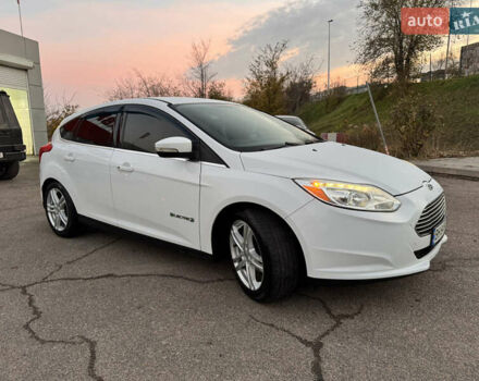 Белый Форд Фокус, объемом двигателя 0 л и пробегом 138 тыс. км за 7999 $, фото 3 на Automoto.ua