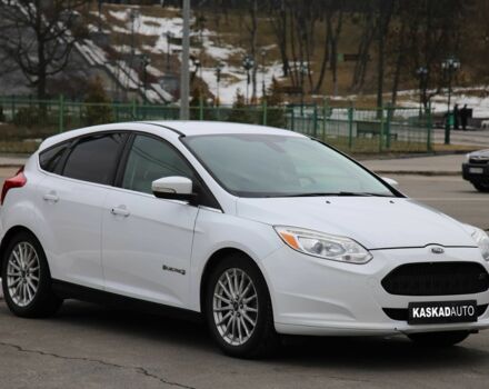 Білий Форд Фокус, об'ємом двигуна 0 л та пробігом 153 тис. км за 6600 $, фото 2 на Automoto.ua