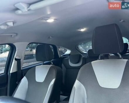 Белый Форд Фокус, объемом двигателя 1.6 л и пробегом 199 тыс. км за 7500 $, фото 13 на Automoto.ua