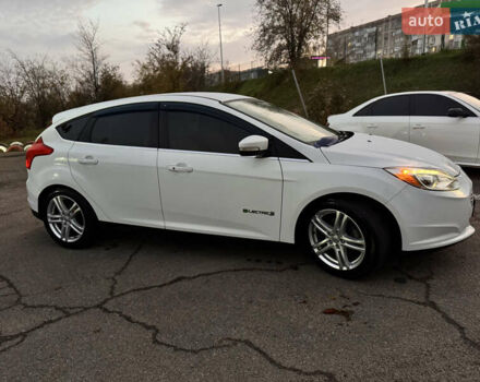 Белый Форд Фокус, объемом двигателя 0 л и пробегом 138 тыс. км за 7999 $, фото 40 на Automoto.ua