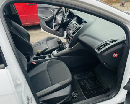 Белый Форд Фокус, объемом двигателя 1.6 л и пробегом 288 тыс. км за 5200 $, фото 16 на Automoto.ua