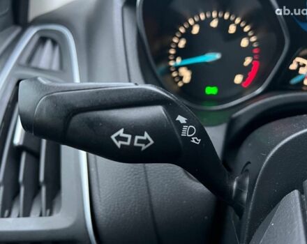 Форд Фокус 2013 в Львове на Automoto.ua Белый Форд Фокус, объемом двигателя 1 л и пробегом 290 тыс. км за 5490 $, фото 24 на Automoto.ua