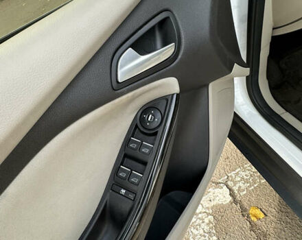 Белый Форд Фокус, объемом двигателя 0 л и пробегом 100 тыс. км за 8500 $, фото 28 на Automoto.ua