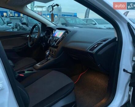 Белый Форд Фокус, объемом двигателя 2 л и пробегом 226 тыс. км за 6990 $, фото 19 на Automoto.ua