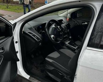 Белый Форд Фокус, объемом двигателя 1 л и пробегом 149 тыс. км за 6600 $, фото 5 на Automoto.ua