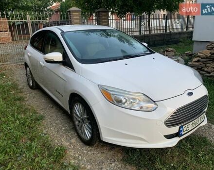 Белый Форд Фокус, объемом двигателя 0 л и пробегом 145 тыс. км за 8400 $, фото 5 на Automoto.ua