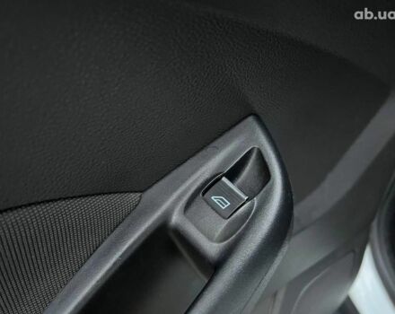 Форд Фокус 2013 в Львове на Automoto.ua Белый Форд Фокус, объемом двигателя 1 л и пробегом 290 тыс. км за 5490 $, фото 32 на Automoto.ua