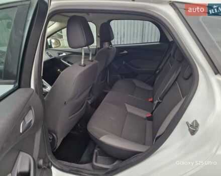 Белый Форд Фокус, объемом двигателя 1 л и пробегом 149 тыс. км за 5600 $, фото 6 на Automoto.ua