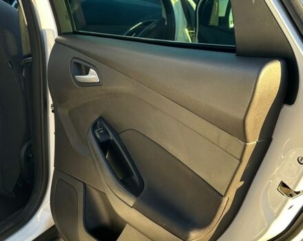 Белый Форд Фокус, объемом двигателя 1 л и пробегом 290 тыс. км за 4999 $, фото 8 на Automoto.ua