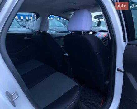 Белый Форд Фокус, объемом двигателя 2 л и пробегом 226 тыс. км за 6990 $, фото 21 на Automoto.ua