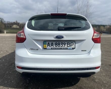 Белый Форд Фокус, объемом двигателя 1 л и пробегом 240 тыс. км за 4700 $, фото 1 на Automoto.ua