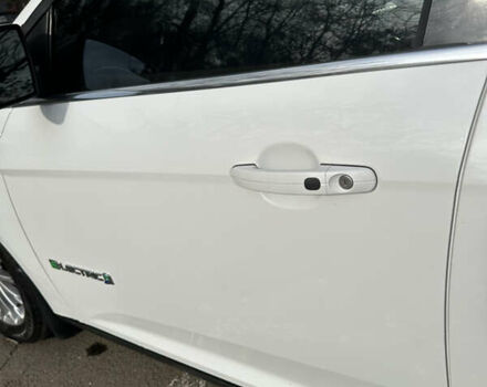 Белый Форд Фокус, объемом двигателя 0 л и пробегом 100 тыс. км за 8500 $, фото 13 на Automoto.ua