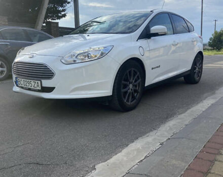 Белый Форд Фокус, объемом двигателя 0 л и пробегом 115 тыс. км за 5400 $, фото 5 на Automoto.ua